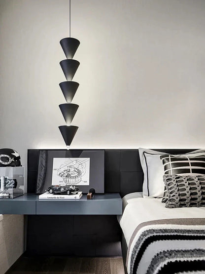 Decorbites™-Creme-Schlafzimmer-Kronleuchter: Minimalistisches Designer-Kegelförmiges Langes Linienverzweigtes Leuchtarmatur