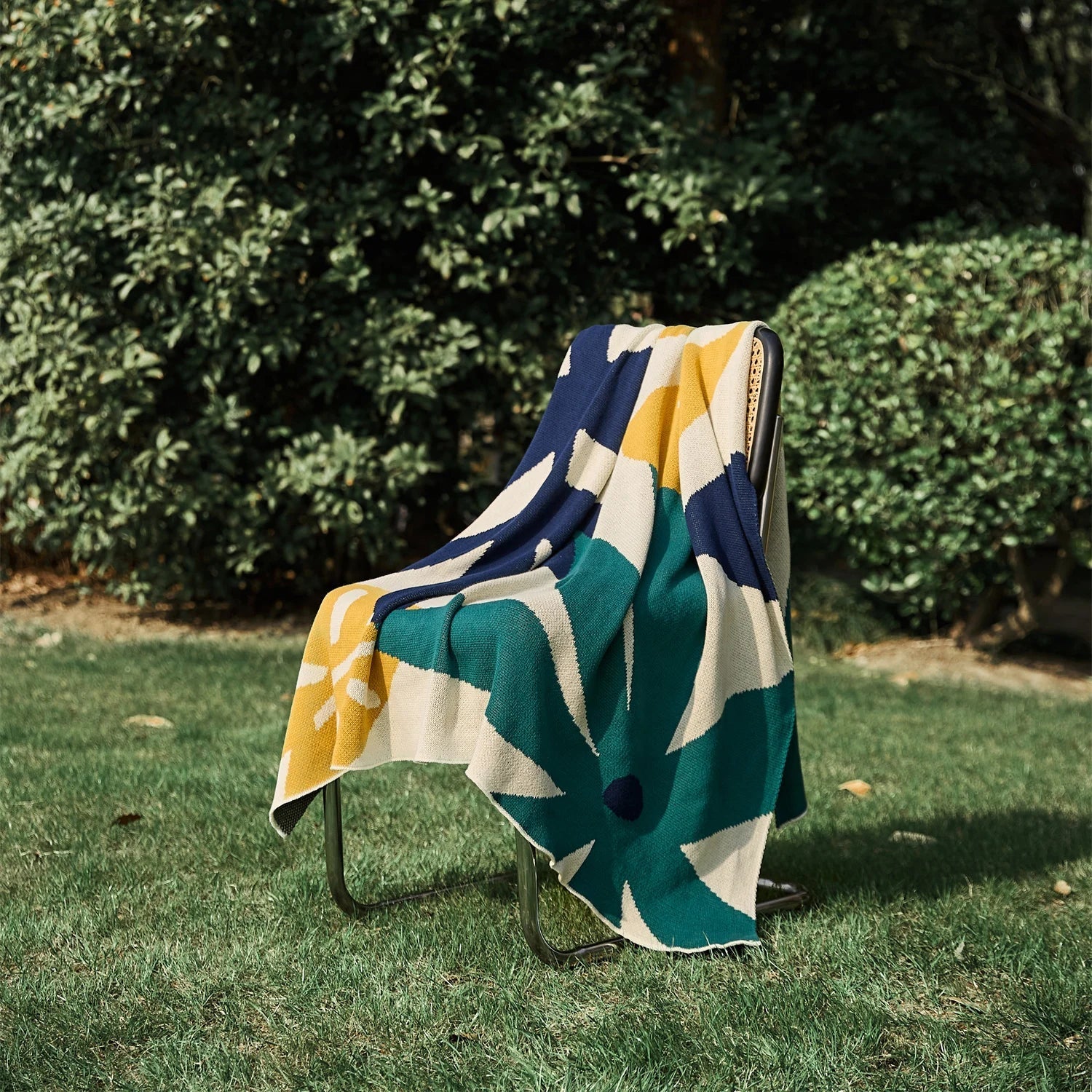 Cotton Leaf Jacquard Blanket