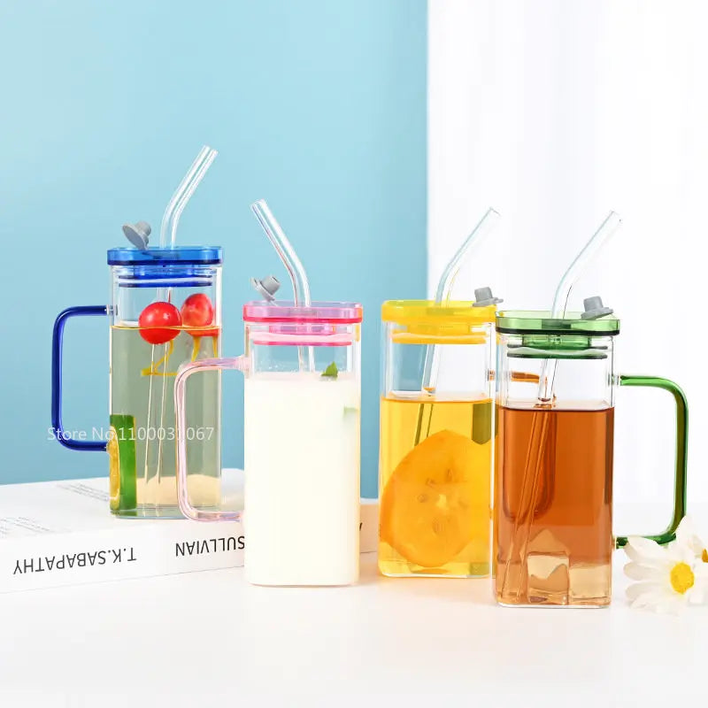 Decorbites™ Glas-Trinkbecher mit Trinkhalm und Acryl-Deckel, farbiger Griff für Getränke