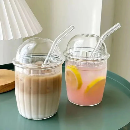 Decorbites™ Glasbecher mit Deckel, Trinkhalm und pinker Fliege: Süß, einfach, hochwertiger Kaffeebecher