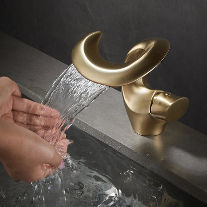 Luxury Brass Bathroom Faucet Hot Cold Water Washbasin Taps Deck Mounted Creative Vintage Sink Tap for Bathrooms
