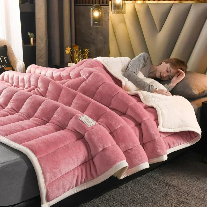 Decorbites™ Kuscheliges Flanell-Fleece-Lammwoll-Decke - 3 Lagen, warm & weich fürs Bett.