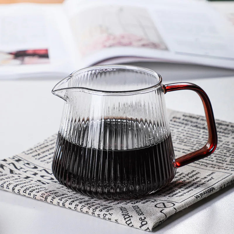 Decorbites™ Glas-Kaffeekanne mit V-förmiger Tülle und vertikalen Streifen, 350 ml/500 ml