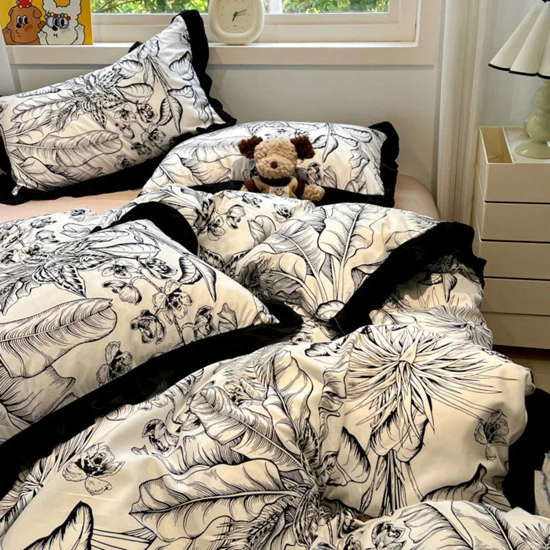 Decorbites™ Korean Black White Hepburn Style Bettwäsche-Set mit Spitzen-Spannbettlaken-Set
