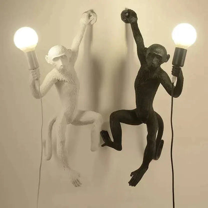 Decorbites™ 3-Affen-Hängeleuchter - Schwarz-weißes Harz - Hochwertige Innen-LED-Dekoration