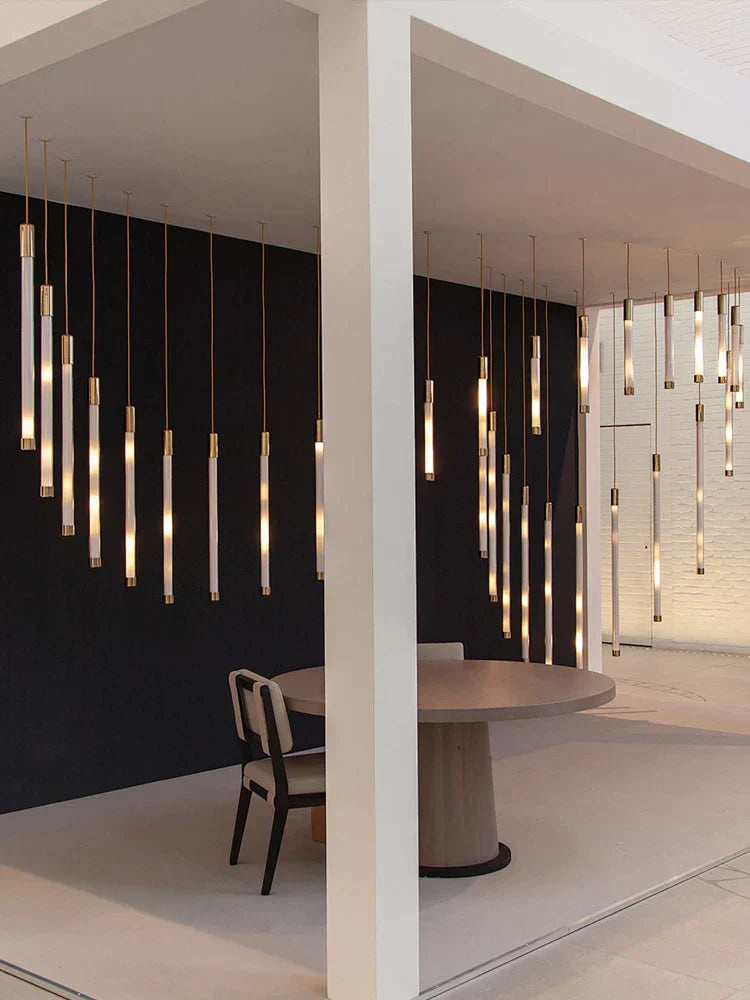 Decorbites™ Goldene Rohr-Leuchter: Moderne Designer-LED-Treppenbeleuchtung für nordisches Loft-Apartment