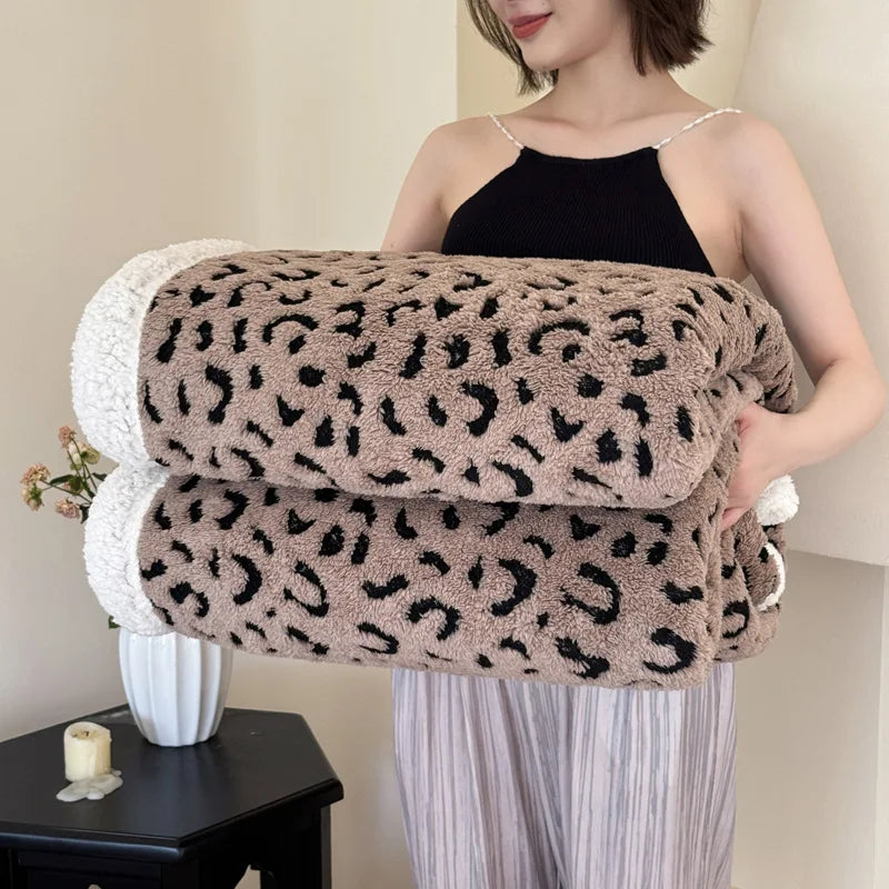 Decorbites™ Leopard-Muster-Doppellagige Woll-Decke – Unwiderstehlich Weich & Warm