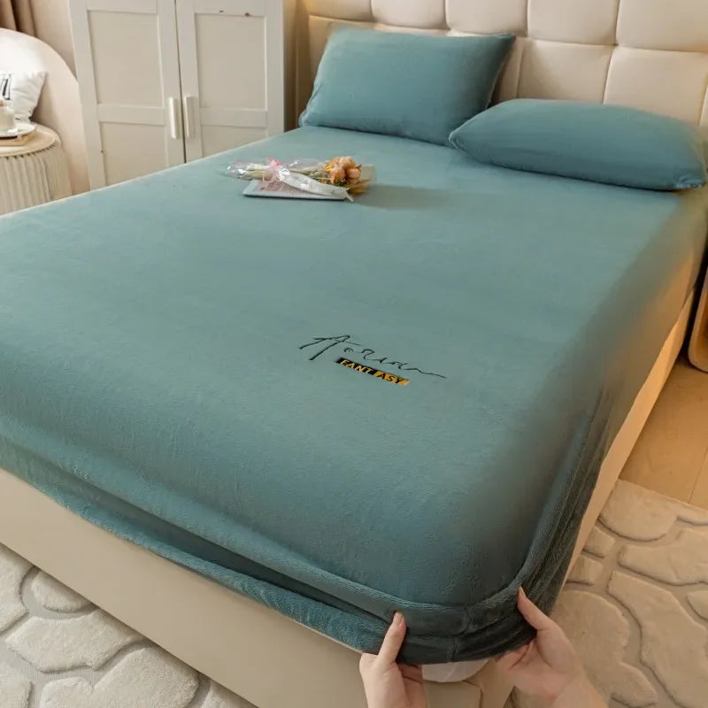 DecorBites™ Cozy Velvet Fitted Sheet: Thick Warm Bed Cover for Bedroom Living Room