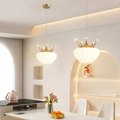 Decorbites™ Goldene Krone Anhängerleuchte: Luxuriöse Wolken-Hängeleuchte für Kinderzimmer und Wohnzimmer