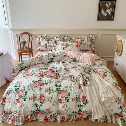 Decorbites™ Französisches Vintage-Rosen-Druck-Bettwäsche-Set mit Spitzenvolants und Leinen-Details