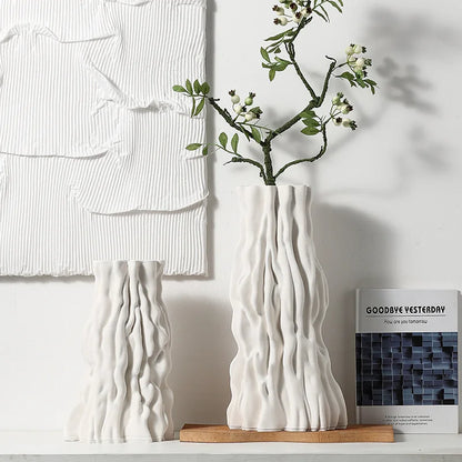 Decorbites™ Abstraktes unregelmäßiges Stammfalten-Keramikvasen für die Heimdekoration