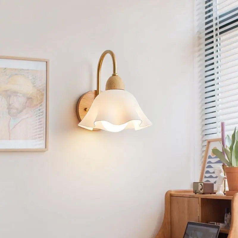Decorbites™-Creme-LED-Holzblumen-Wandlampe, moderne Nachttischleselampe für das Schlafzimmer