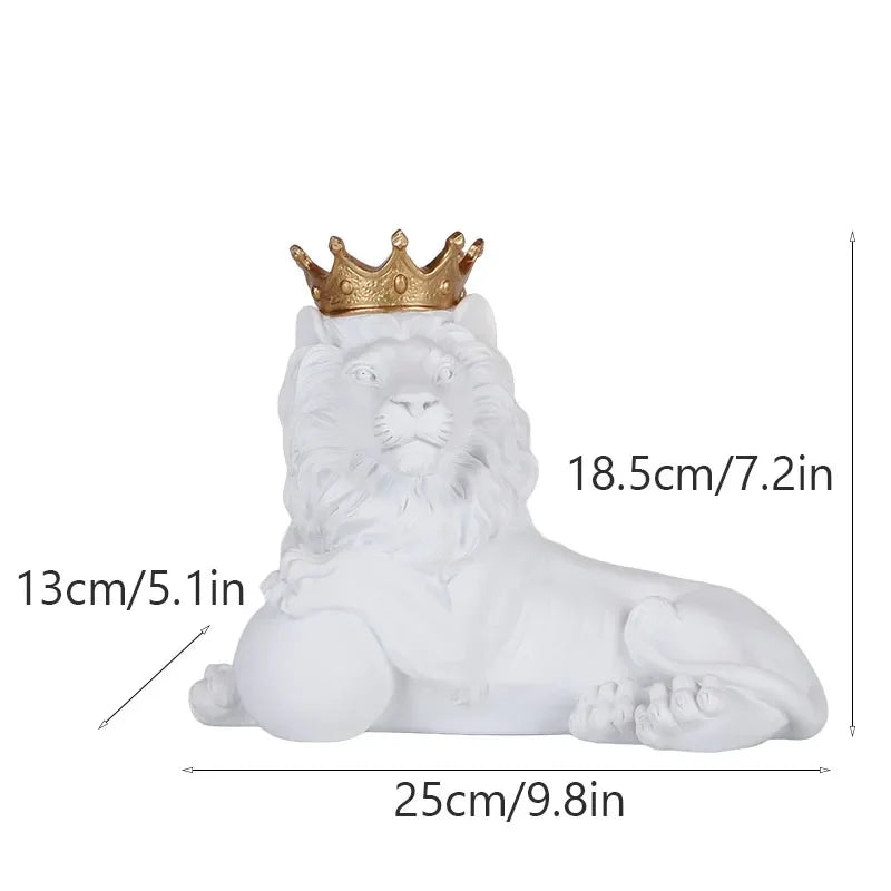 Decorbites™ Goldene Krone Löwenkönig Statue 17 cm Höhe Nordische Handwerkskunst Dekoration für Zuhause und Büro