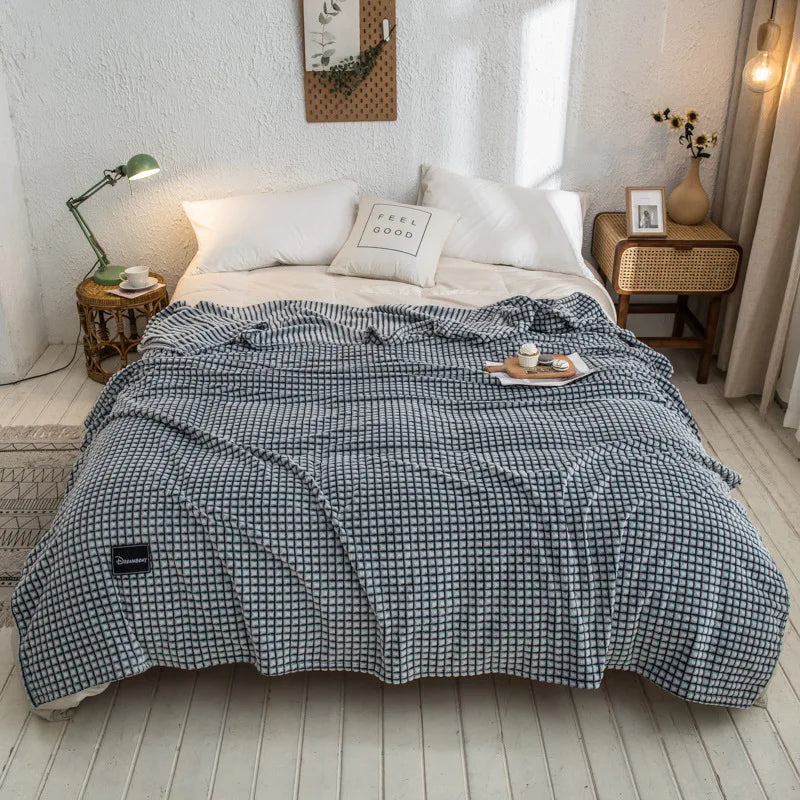 Decorbites™ Grauer Karo-Korallen-Fleece-Bettdecke - Einzel-/Queen-/King-Größe Gemütliche Flanell-Bettüberwurf