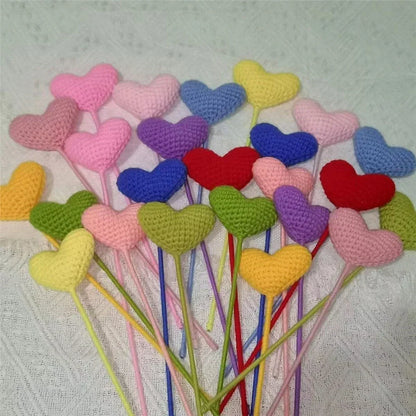 Decorbites™ Herzförmiges gehäkelter Blumenstrauß - Handgefertigte Hochzeits- und Wohnraumausstattung & Familien-Geschenk