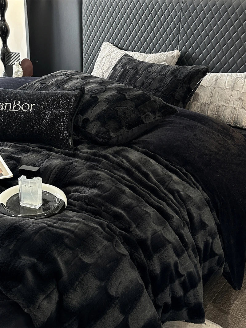 Decorbites™ Kuscheliges Kunstkaninchenfell-Bettwäsche-Set in Schwarz & Grau: Daunendecke, Laken, Kissenbezüge