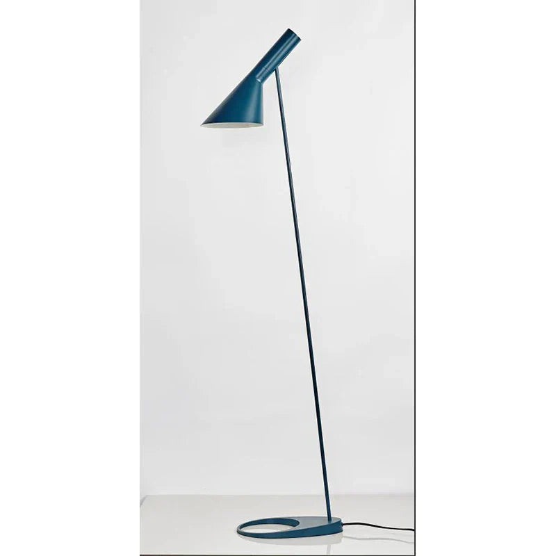 Decorbites™ verstellbare LED-Stehlampe – Nordischer kreativer Industrie-Stil für Wohnzimmer und Schlafzimmer