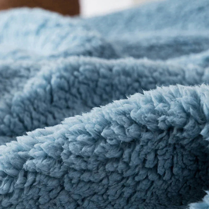 Decorbites™ Kuscheliges Plüschdecke: Weich, warm, leicht für Schlafzimmer & Sofa ganzjährig