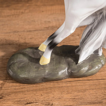 Decorbites™ Pferdestatue: Moderne Kunst Harz-Figur für die Dekoration von Zuhause/Büro, 36 cm Skulptur Regenzierde