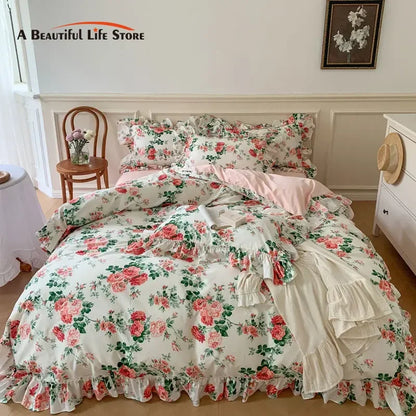 Decorbites™ Französisches Vintage-Rosen-Druck-Bettwäsche-Set mit Spitzenvolants und Leinen-Details