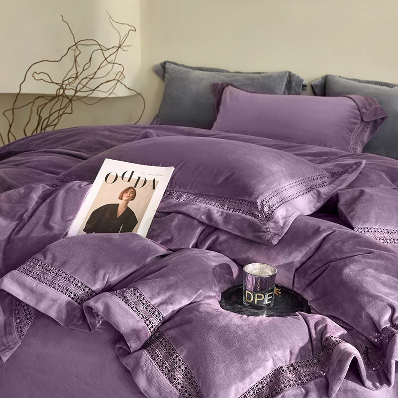 Decorbites™ Kuscheliges Samt-Spitzen-Bettwäsche-Set: Daunendeckelbezug, Laken, Kissenbezüge – 4 Teile warm & stilvoll