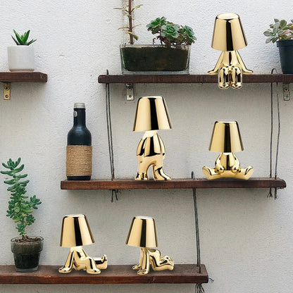 Decorbites™ Kleiner Goldener Mann Tischlampe – Kunst-Dekor-Nachtlicht für Wohnzimmer und Kinderzimmer