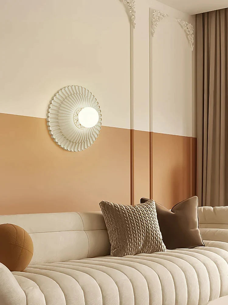 Decorbites™ Französische Creme-Wind-Wandlampe, Geschnitzte Designer-Landhaus-Stil-Wandleuchte für Schlafzimmer und Wohnzimmer