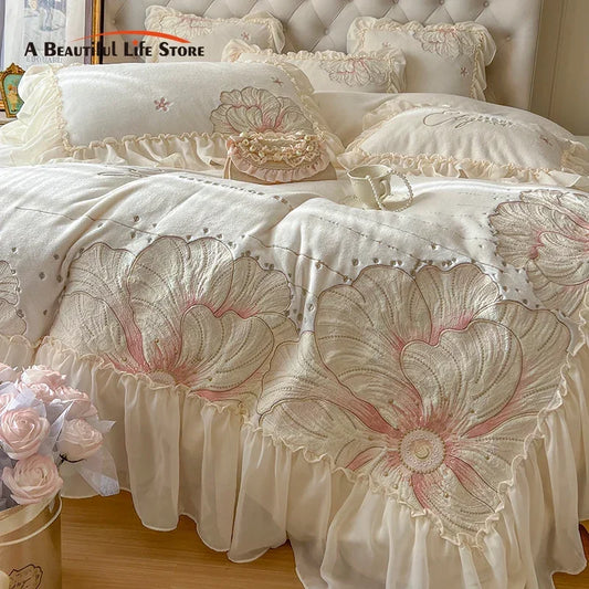 Decorbites™ Französisches Prinzessinnen-Hochzeitsbettwäsche-Set, Spitzenvolants, Blumenstickerei.