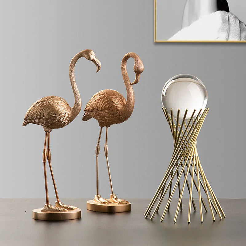 Decorbites™ Goldene Flamingo-Harzfiguren: Luxus-Tierdekoration für Zuhause & Büro