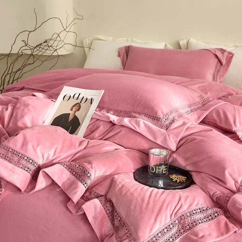 Decorbites™ Kuscheliges Samt-Spitzen-Bettwäsche-Set: Daunendeckelbezug, Laken, Kissenbezüge – 4 Teile warm & stilvoll