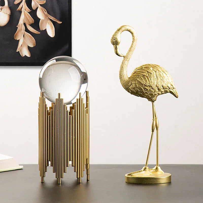 Decorbites™ Goldene Flamingo-Harzfiguren: Luxus-Tierdekoration für Zuhause & Büro
