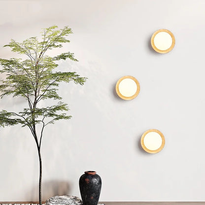 Decorbites™ LED-Wandleuchte: Nordisches modernes Design mit weißem Glas und gelbem Travertin-Holz