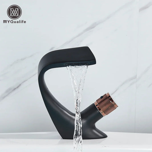 Decorbites™ Schwarzer Messing Beckenarmatur - Kalt- & Warmwasserkaskadenarmatur