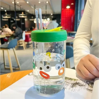 Decorbites™ Kawaii-Brille mit Deckel und Trinkhalm Bubble-Tea-Becher – 550 ml süßes Trinkgeschirr