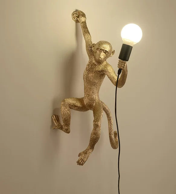 Decorbites™ 3-Affen-Hängeleuchter - Schwarz-weißes Harz - Hochwertige Innen-LED-Dekoration