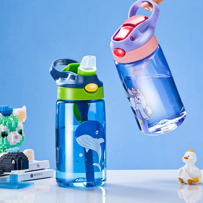 Decorbites™ Kinder Anti-Fall-Strohhut-Becher - Tragbare Wasserflasche für Schule & Sommer