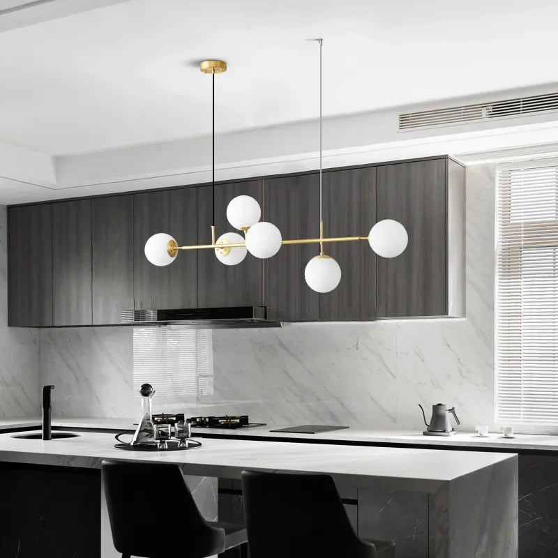 Decorbites™ Glas-Kugelleuchte LED-Hängeleuchte in Goldfinish für modernes Wohnraum-Dekor.