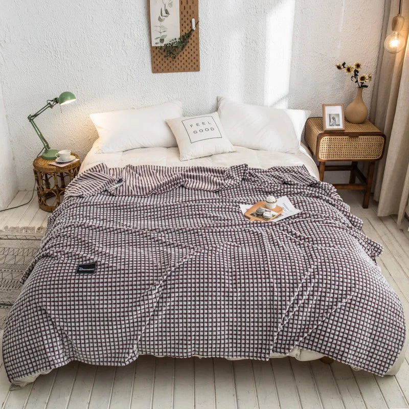 Decorbites™ Grauer Karo-Korallen-Fleece-Bettdecke - Einzel-/Queen-/King-Größe Gemütliche Flanell-Bettüberwurf