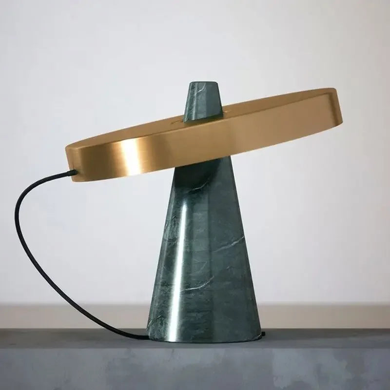 Decorbites™ Grüner Marmor-Tischleuchte: Elegante europäische Metallbeleuchtung für Vintage-Wohnzimmer