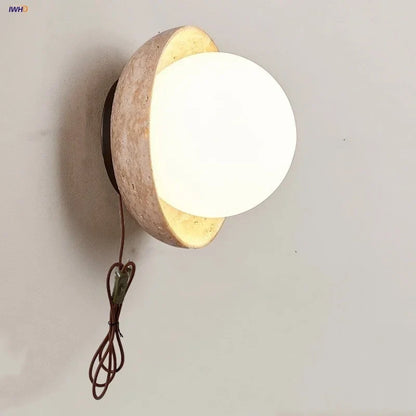 Decorbites™ LED-Wandleuchte: Nordisches modernes Design mit weißem Glas und gelbem Travertin-Holz