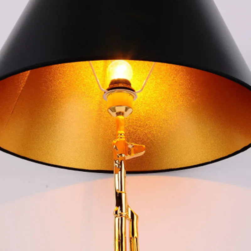 Decorbites™ Gold LED Stehlampe: Postmoderne Designer-Eckleuchte für Wohnzimmer und Schlafzimmer