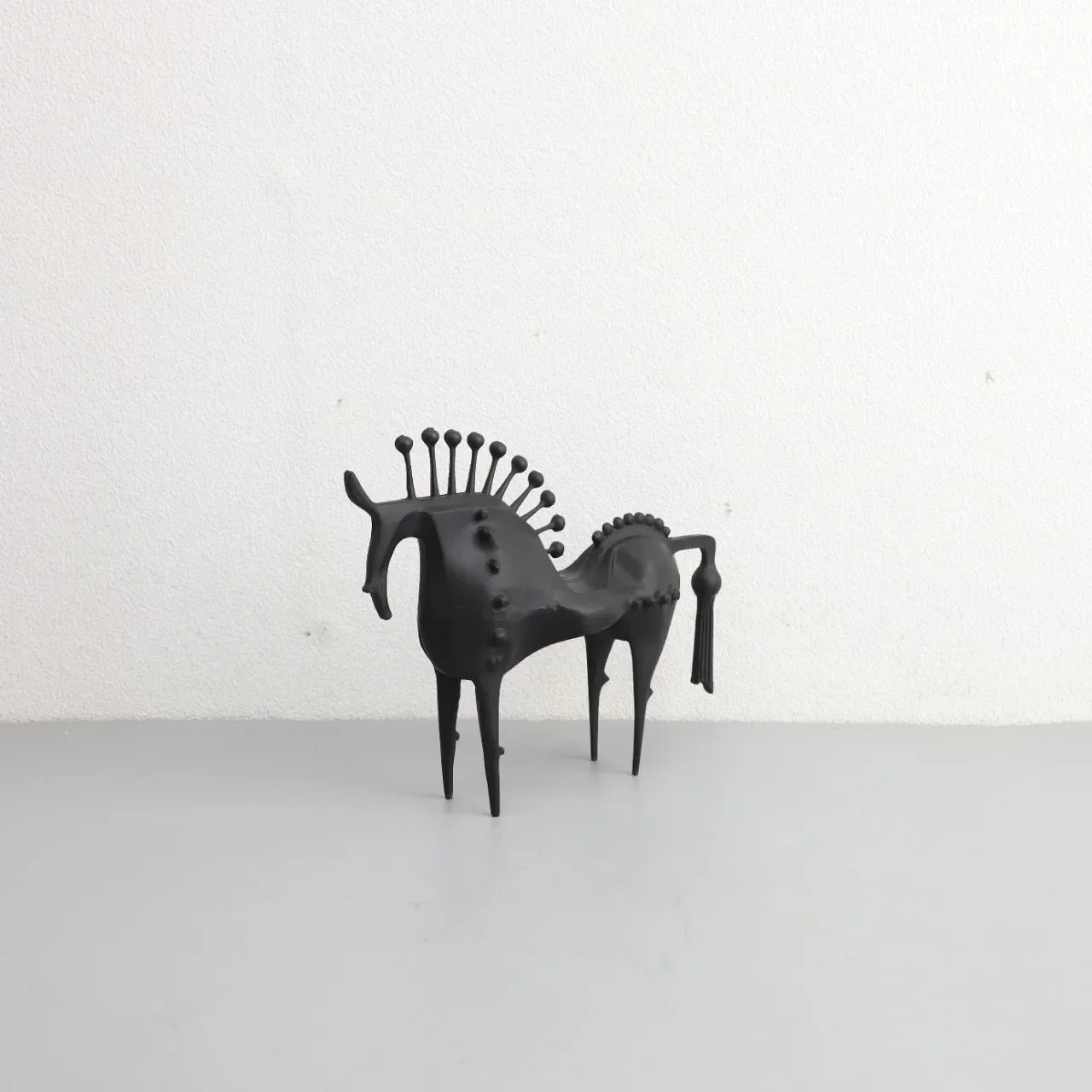 Decorbites™ Abstrakte Pferde-Metallskulptur Dekorative Figur - Wohnungsdekoration-Zubehör