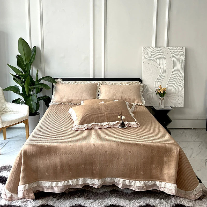 Decorbites™-Spitzenvolants-Gepolstertes Bettüberwurf-Set mit Kissenbezügen, Queensize