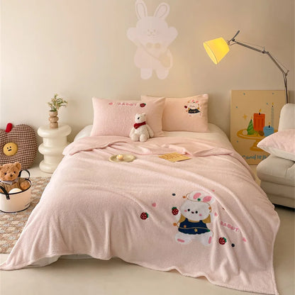 DecorBites™ Cozy Teddy Fleece Blanket - Luxury Bedspread for All Seasons