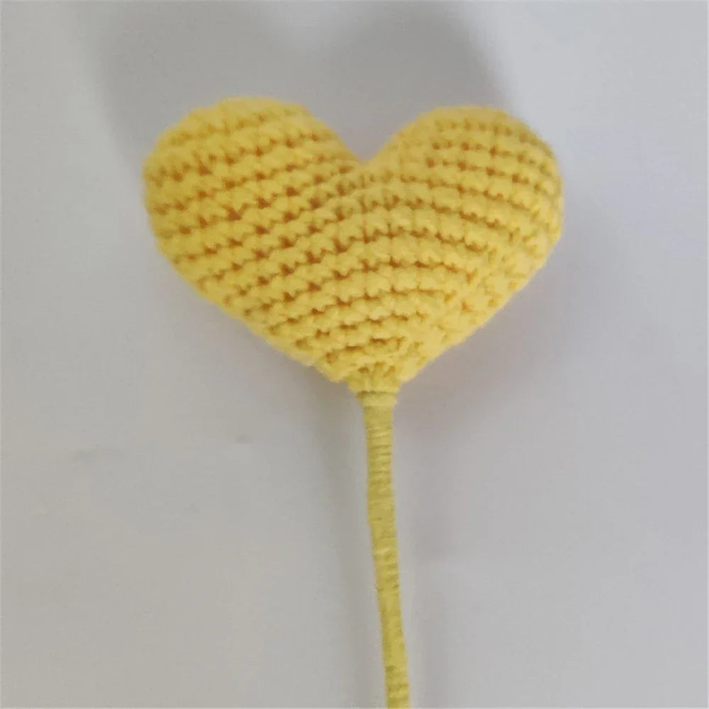 Decorbites™ Herzförmiges gehäkelter Blumenstrauß - Handgefertigte Hochzeits- und Wohnraumausstattung & Familien-Geschenk