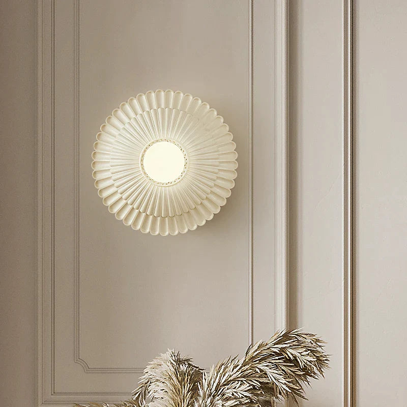 Decorbites™ Französische Creme-Wind-Wandlampe, Geschnitzte Designer-Landhaus-Stil-Wandleuchte für Schlafzimmer und Wohnzimmer