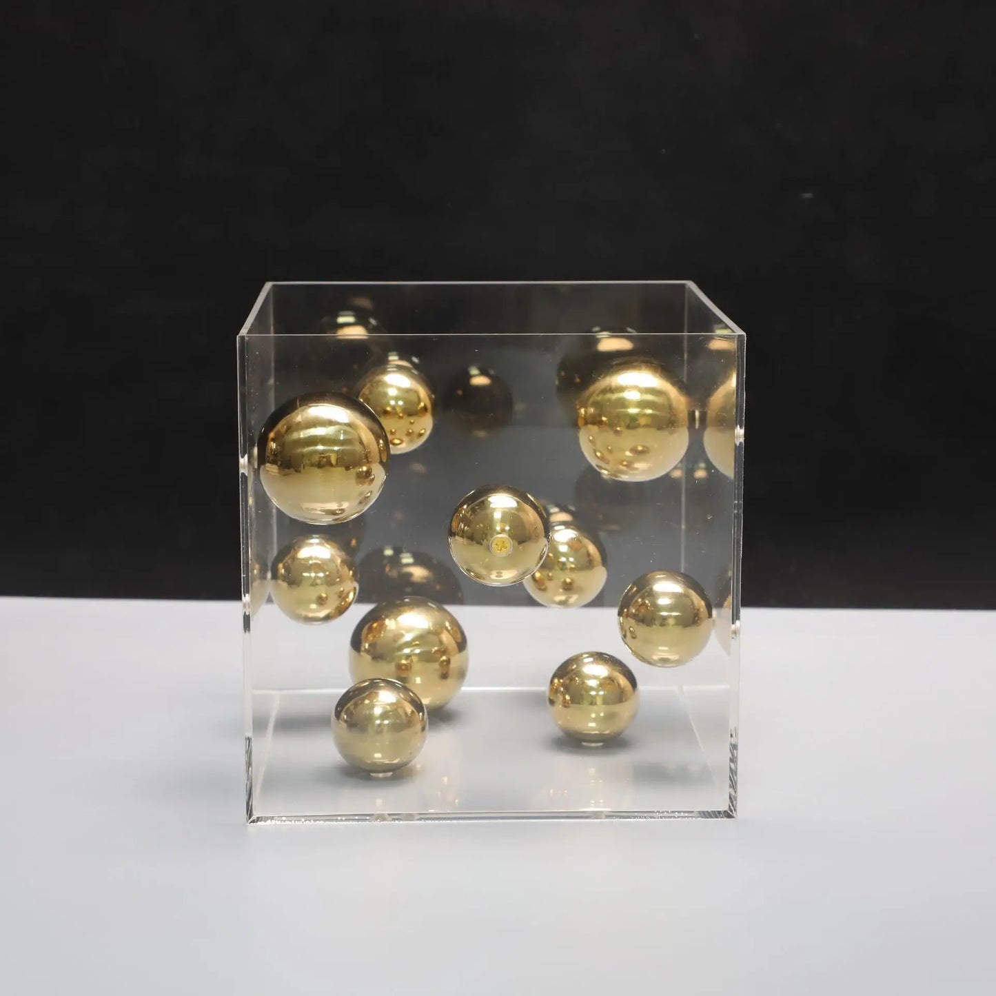 Decorbites™ Abstrakte Metallkugel-Kunstwerke in transparenten Acrylbehälterboxen