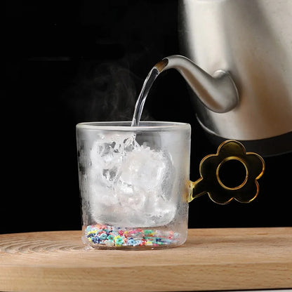 DecorBites™ 250ml doppelwandige Glastasse mit Glitzerblumen und Blumengriff