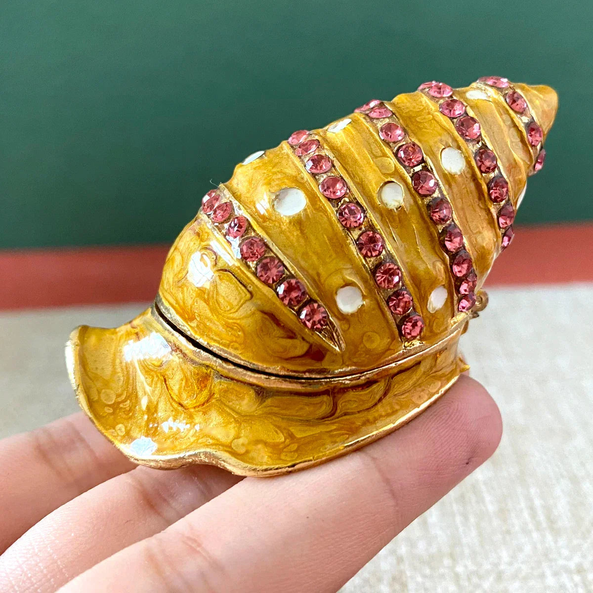 Decorbites™ Jeweled Conch Schmuckschatulle: Emaille-Muschel-Schmuckhalter & Wohnaccessoire