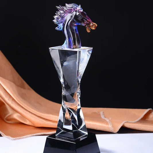 Decorbites™ Kristall-Pferd-Trophäe: Simuliertes Pferdekopf-Glasmedaillon & Dekorative Figur